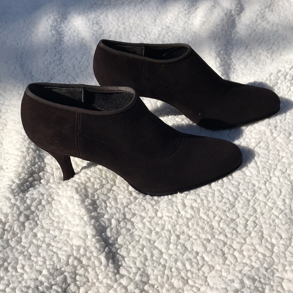 Stuart Weitzman Cocoa Suede Ankle Boots - Picture 4 of 8